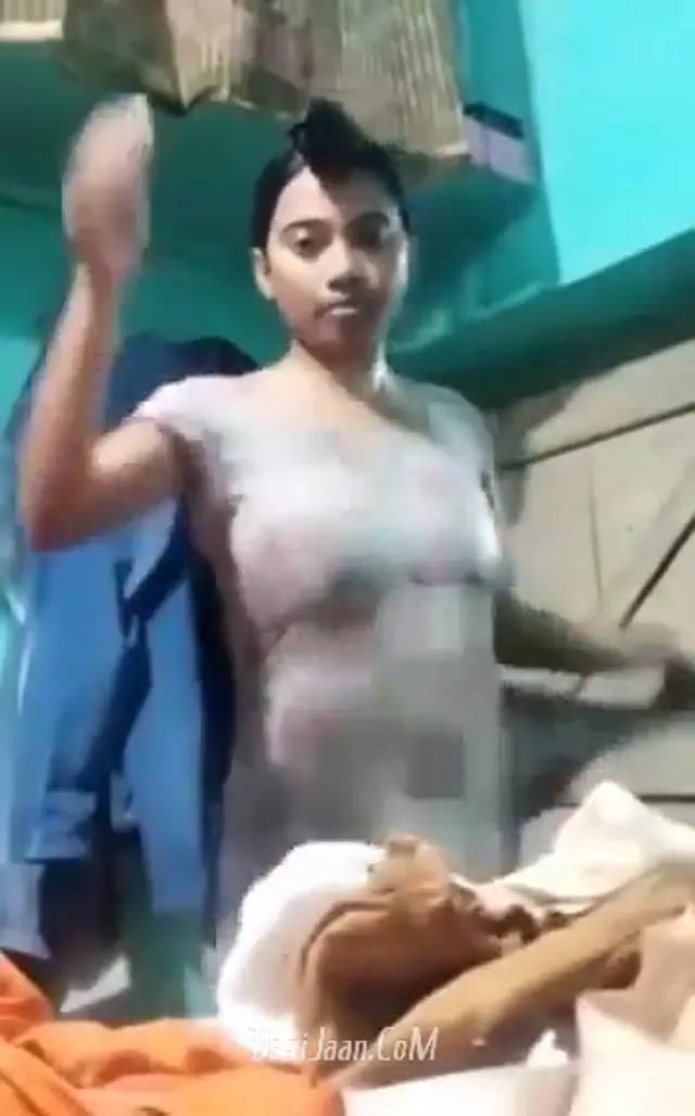Bengali young girl showing boobs n fingring her pussy