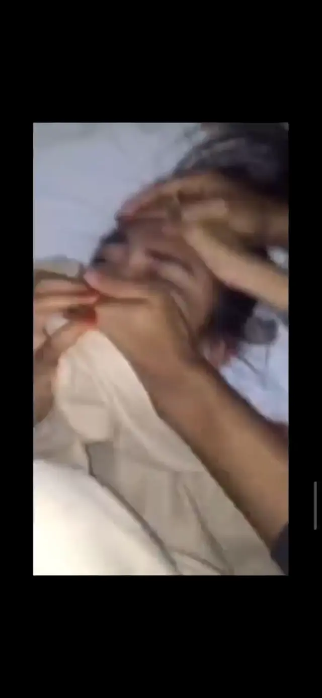 BF ke friends ne dhokha de ke chudvaya viral video
