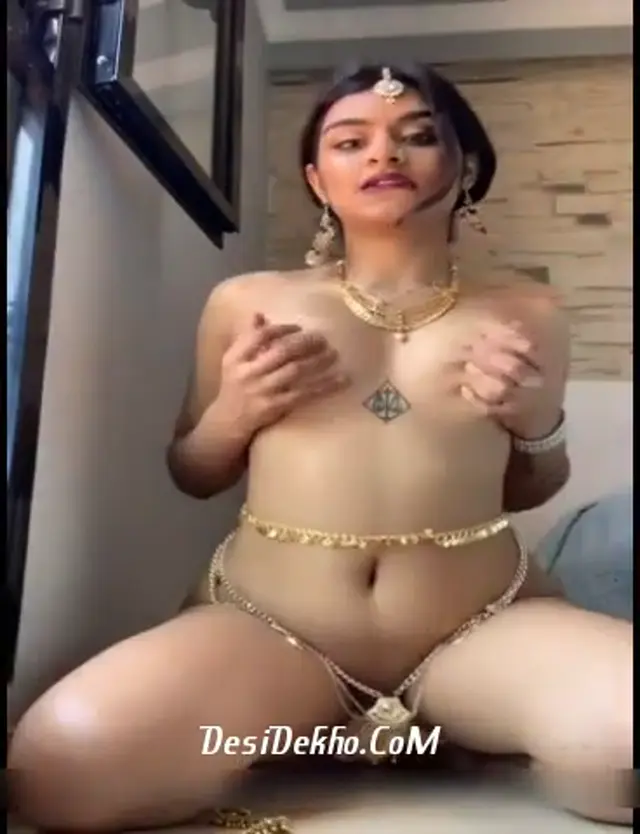 BF Ne Gf ko nanga karke ungli daali