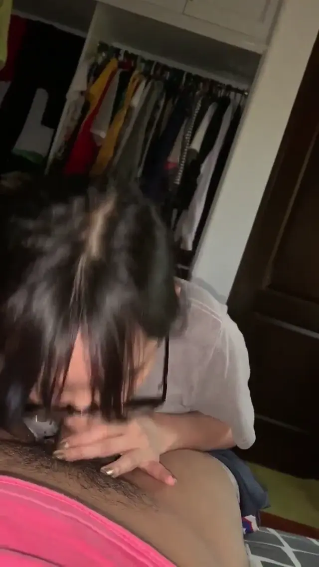 Cute Kolkata girl sucking dick viral video