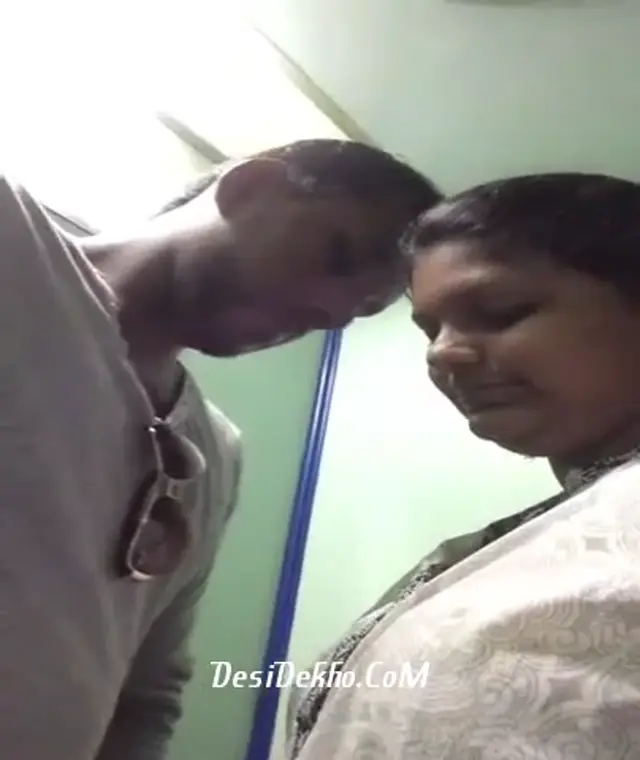 Devar ne Bhabhi Ko kiss karke garam kiya phir chodha