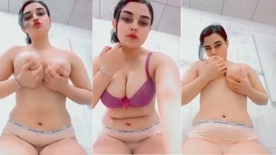 Hot Sexy Ladki Ne Camera Pe Nangi Hokar Nude MMS Record Kiya