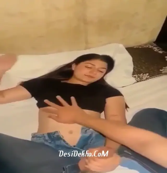 Jeans Pehne Ladki Ne Laite Laite Paint Mai haath daalke lund dabaya phir chudi