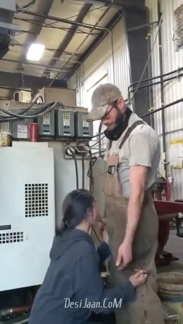 Line man quickly fucked co workers in electricity department backyard xxx