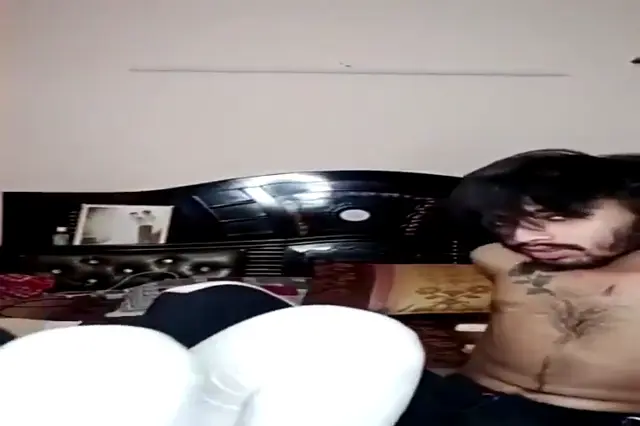 Naye husband wife ne WerbCam on karke boobs dabva k aur wife ne lund k maje liye