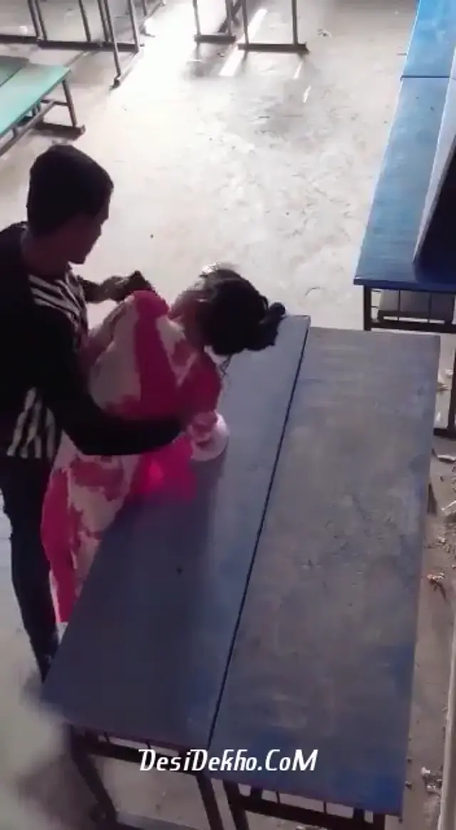 Padahi Karne Wali Bench pe Hi GF Ko Chodh Diya