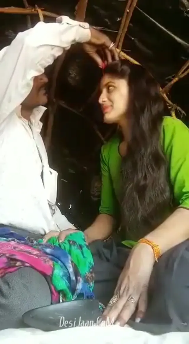 Rajasthni sexy village girl wife romance video leak xxx
