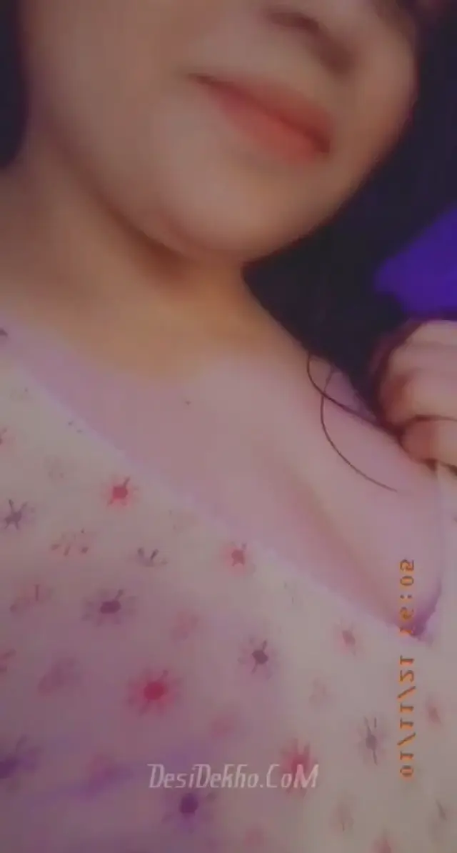 Sexy Girl Showing Big Boobs xxx