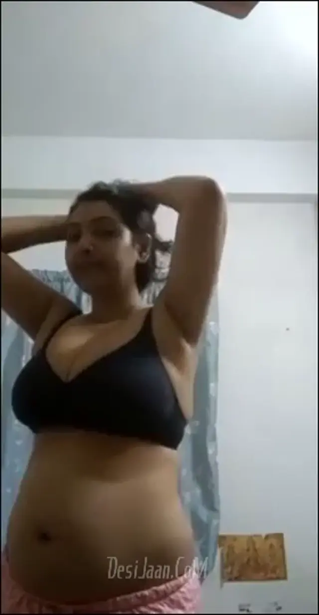 Very sexy big boobed desi lady nude