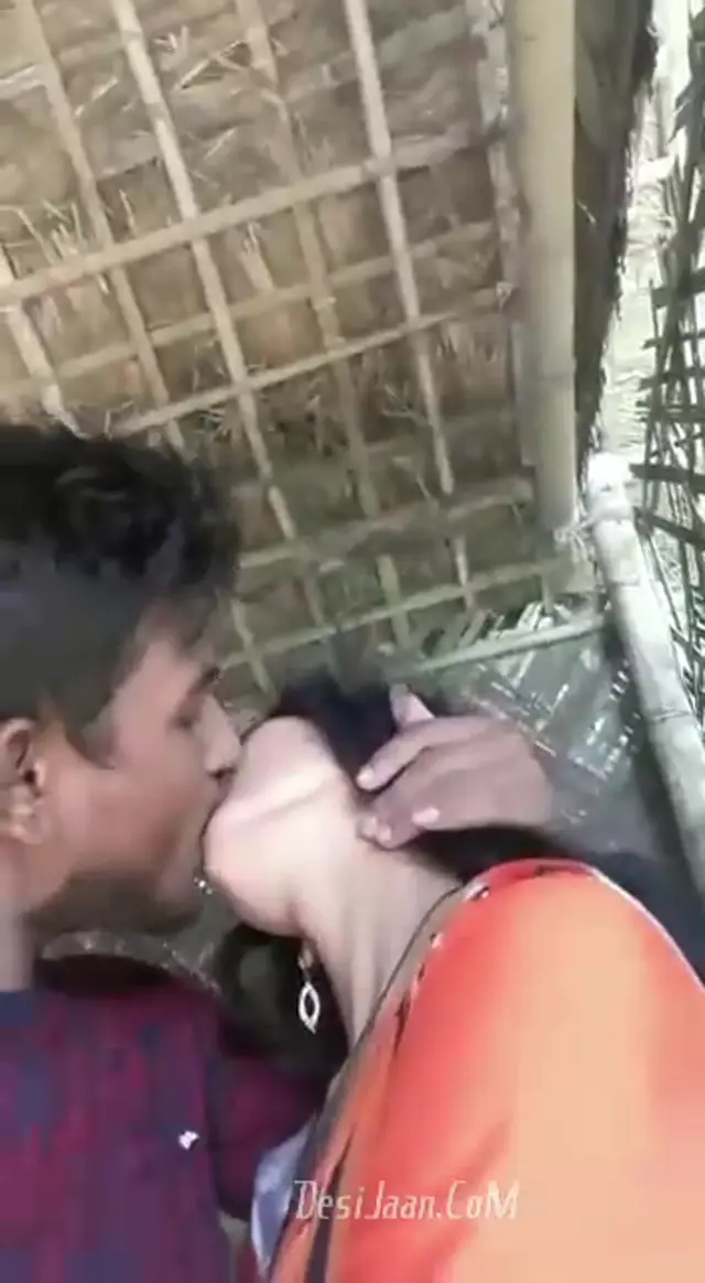 Village cute girl viral kiss video with her lover desi xxx